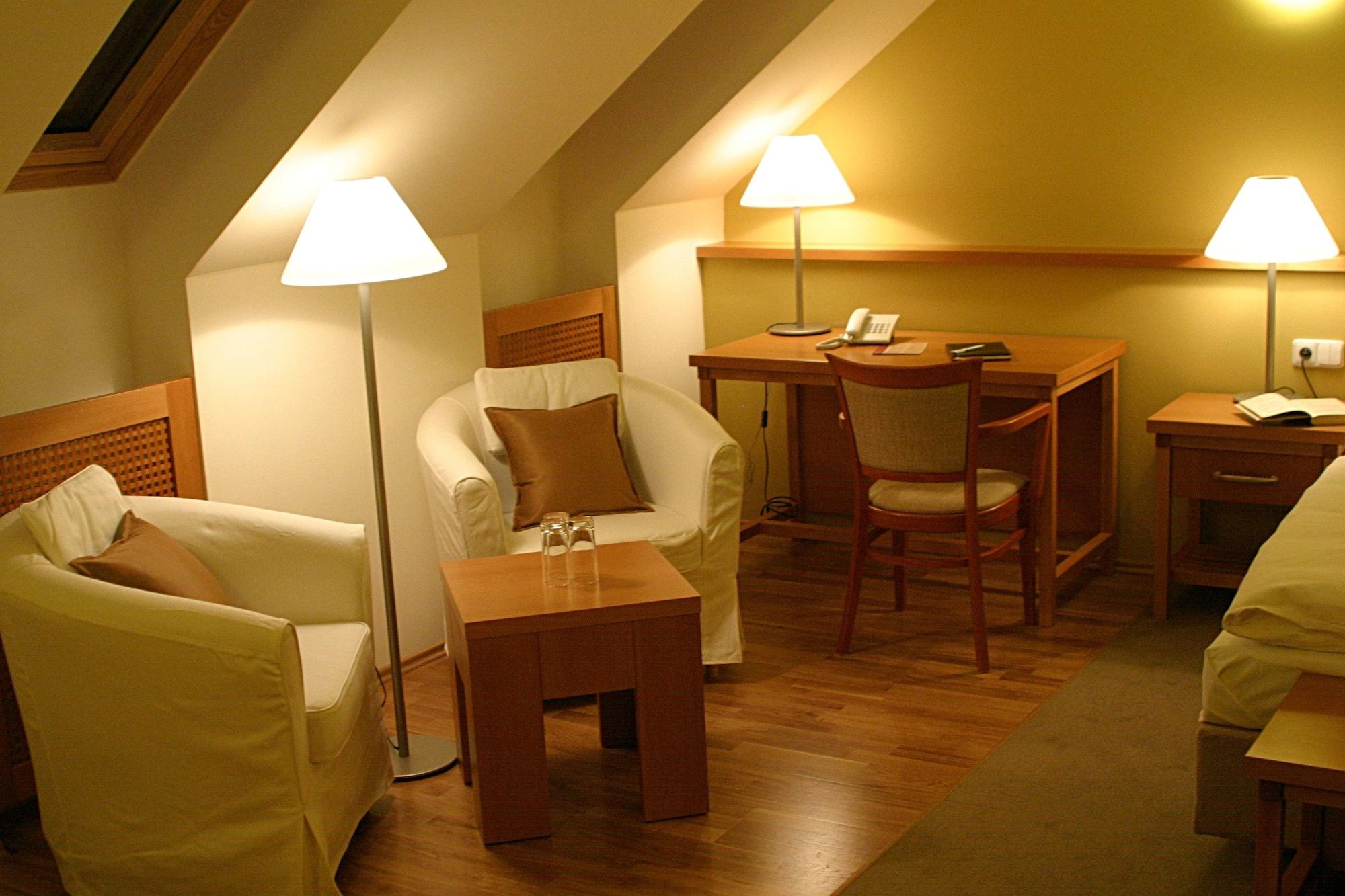 Dolce Villa Prague Ngoại thất bức ảnh