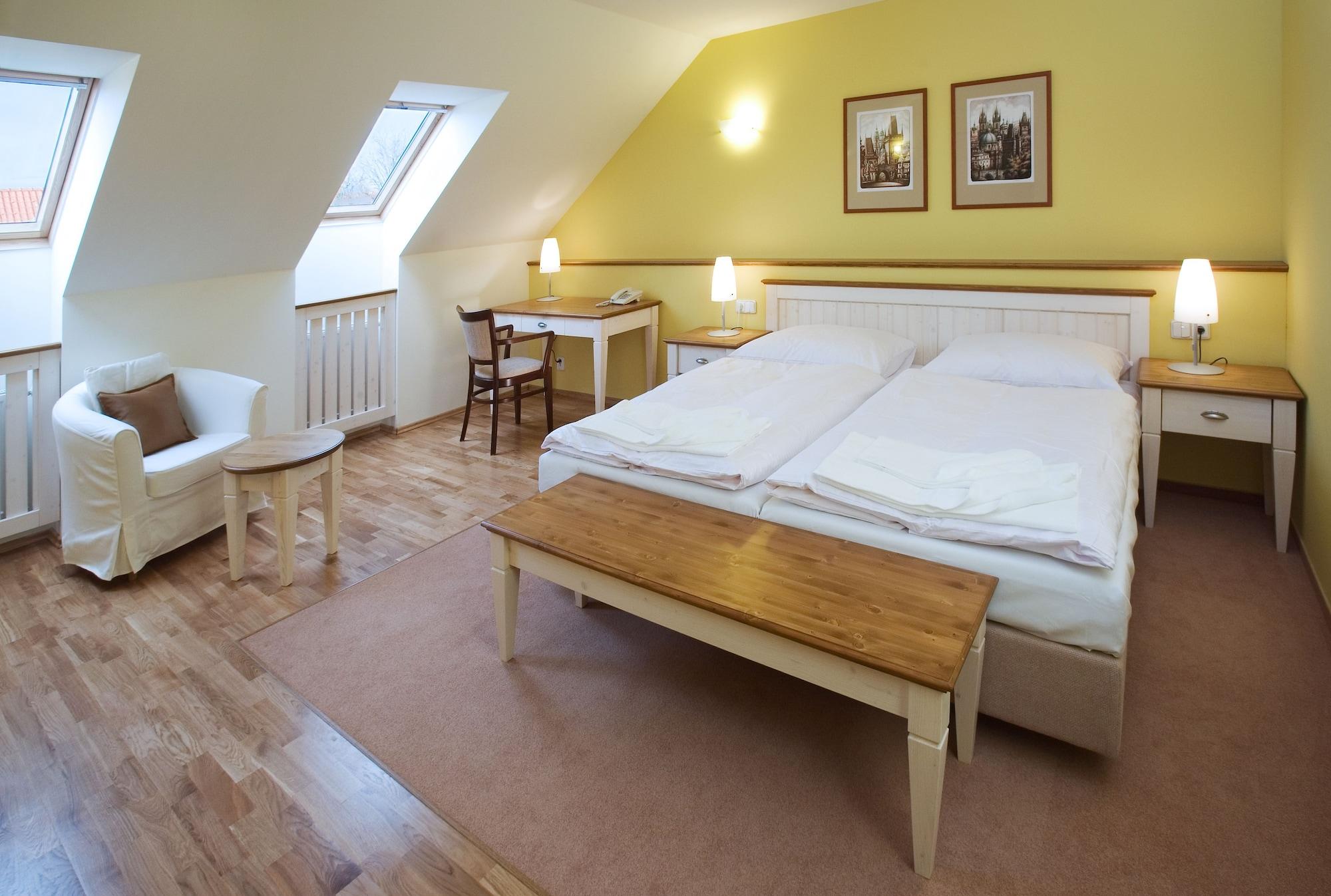 Dolce Villa Prague Ngoại thất bức ảnh
