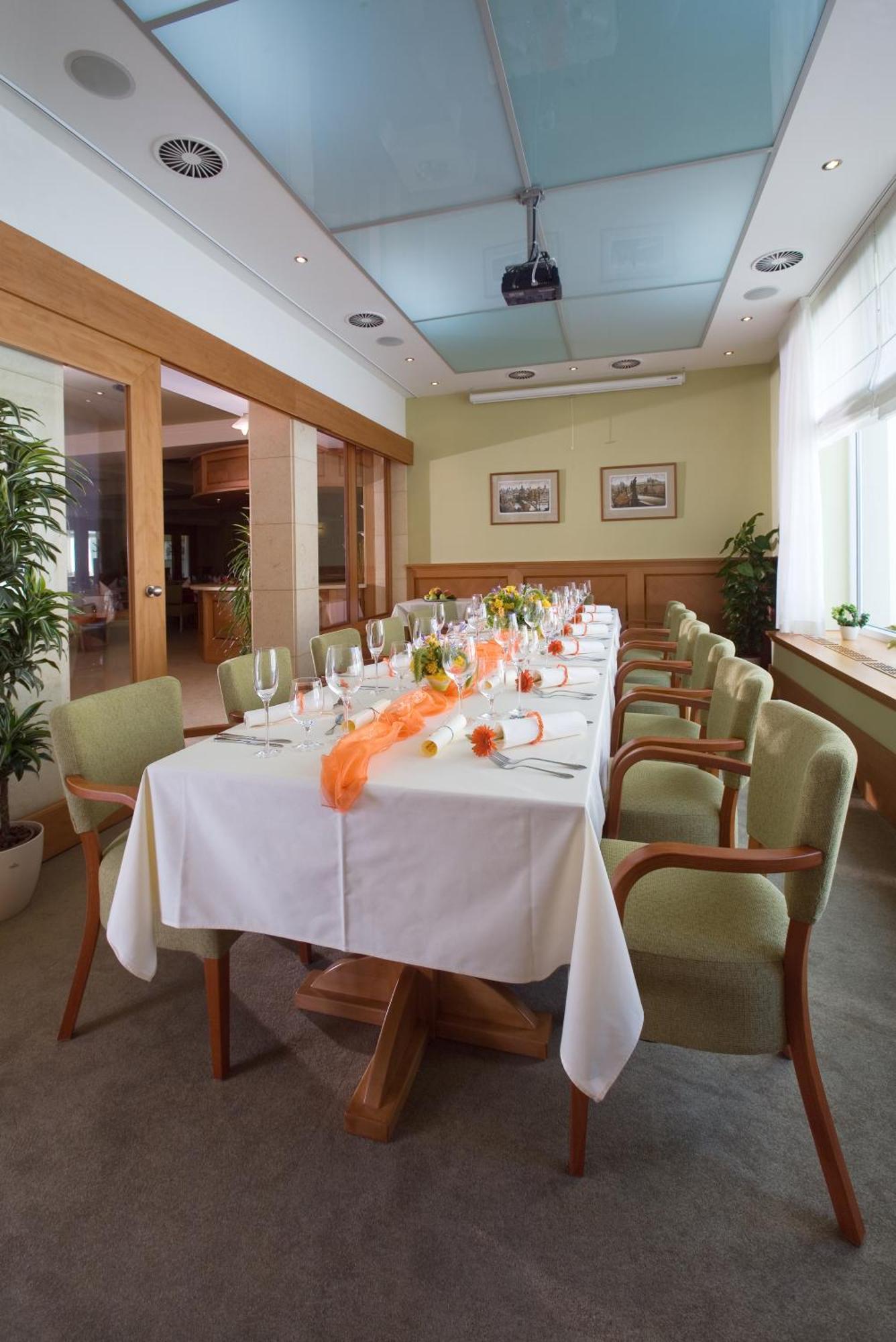 Dolce Villa Prague Ngoại thất bức ảnh