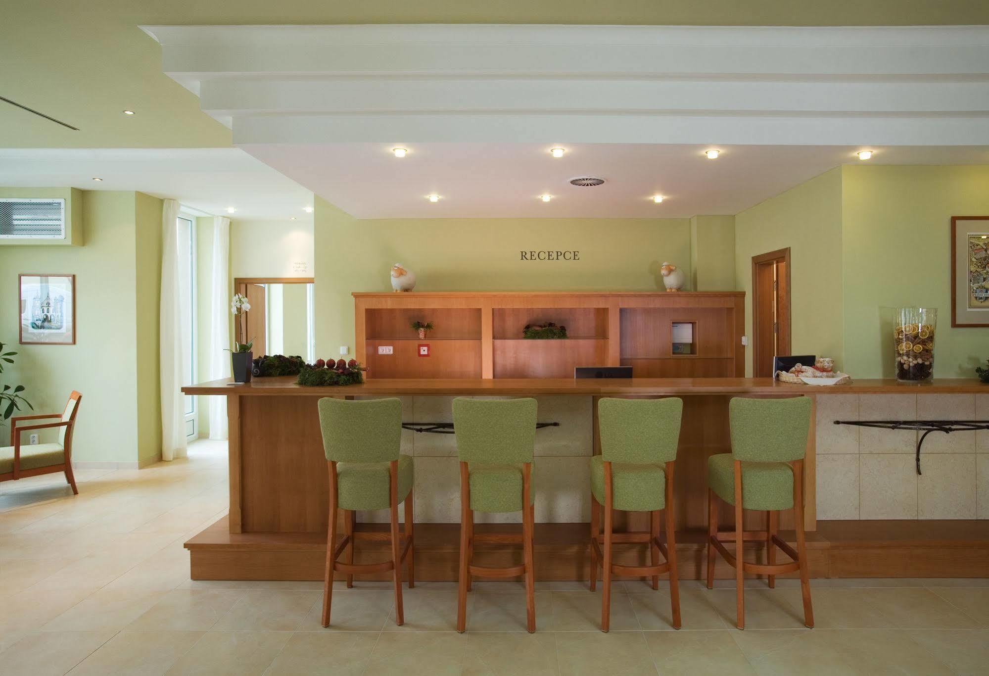 Dolce Villa Prague Ngoại thất bức ảnh