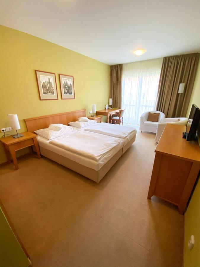 Dolce Villa Prague Ngoại thất bức ảnh